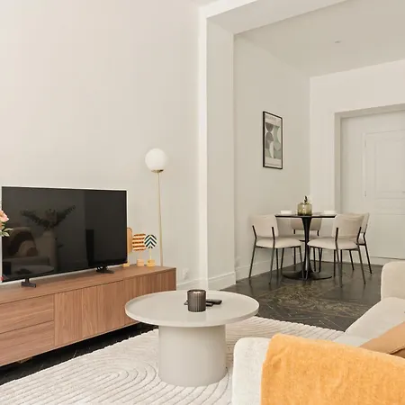 Tour Eiffel 10 Min A Pied Escapade Atypique Au Coeur Du 7e Apartamento