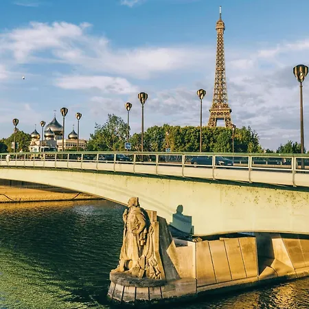 Tour Eiffel 10 Min A Pied Escapade Atypique Au Coeur Du 7e Apartamento